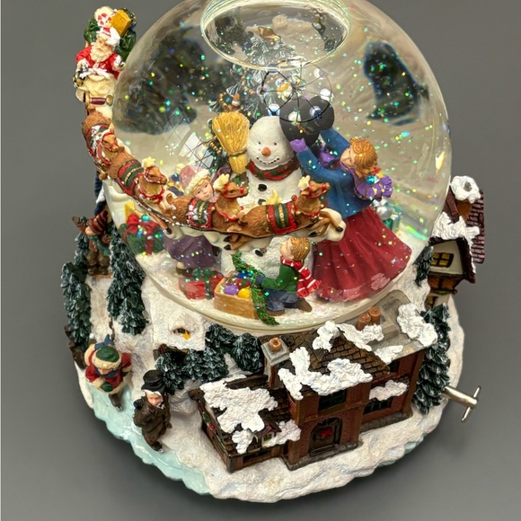 Santa sleigh snow globe by kirkland revolving outter globe vintage? - FLAWS - Picture 11 of 17